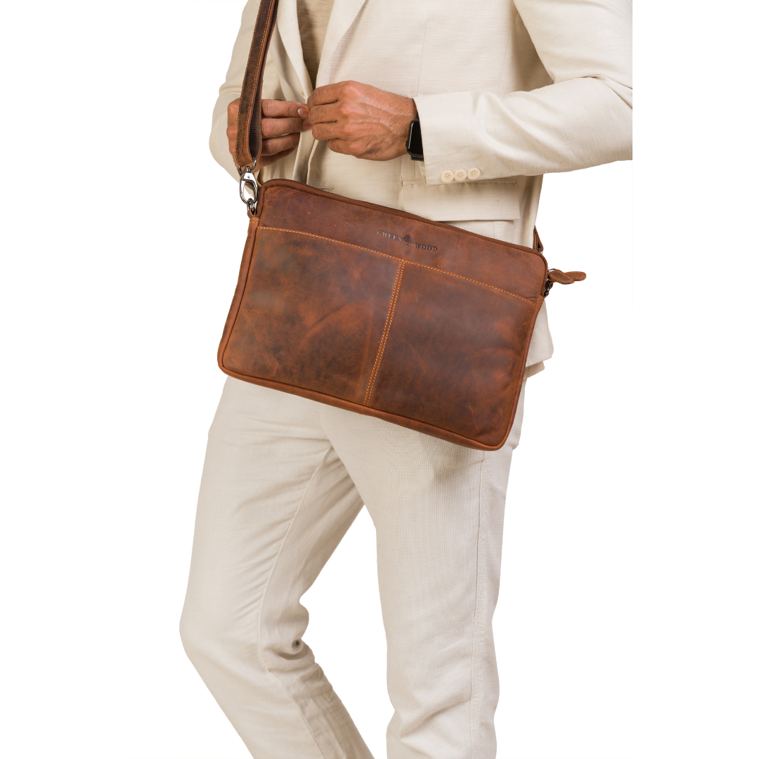 Leather Laptop Sleeve - MacBook Pro/Air 13 / 15 / 16 inch sleeve with Strap - Montreal Sandal