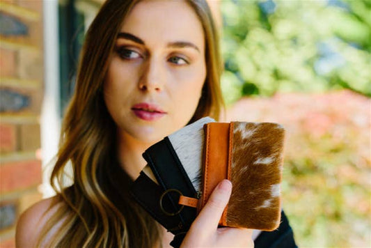 Card and Change Cowhide Purse - Peru (71045)